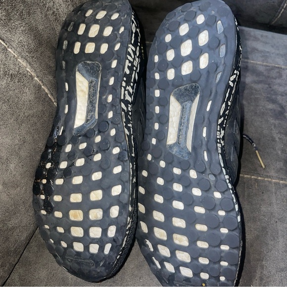 Size 10 - adidas Mohamed Salah x UltraBoost DNA 2.0 Core Black - Picture 3 of 5